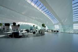 Estaciónes y aeropuertos - FERIHEGY INTERNATIONAL AIRPORT - SKY COURT TERMINAL 2