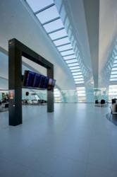 Estaciónes y aeropuertos - FERIHEGY INTERNATIONAL AIRPORT - SKY COURT TERMINAL 2