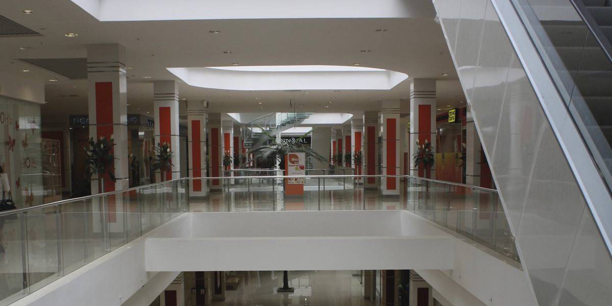 Centros comerciales - CENTRO COMERCIAL JUNE