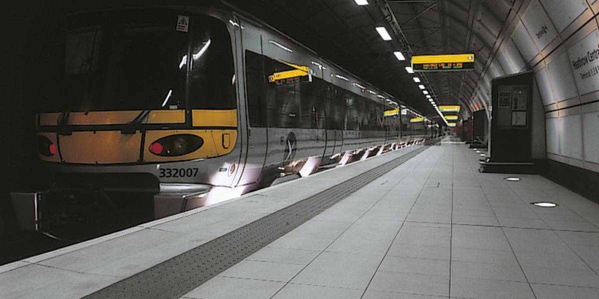 Estaciónes y aeropuertos - HEATHROW EXPRESS TRAIN TERMINAL