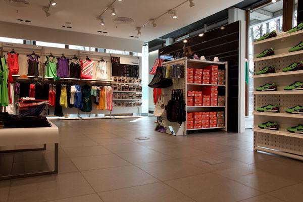 Nike Stadium Store, Alemania | Architectural Surfaces